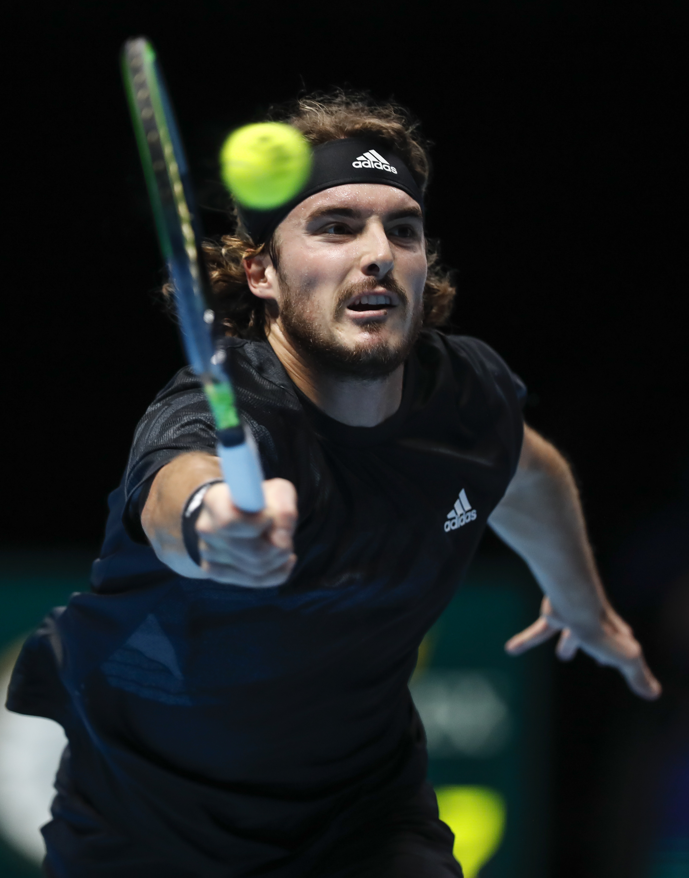 -包含欧洲网球队力克德国网球队，西西帕斯爆发神勇的词条