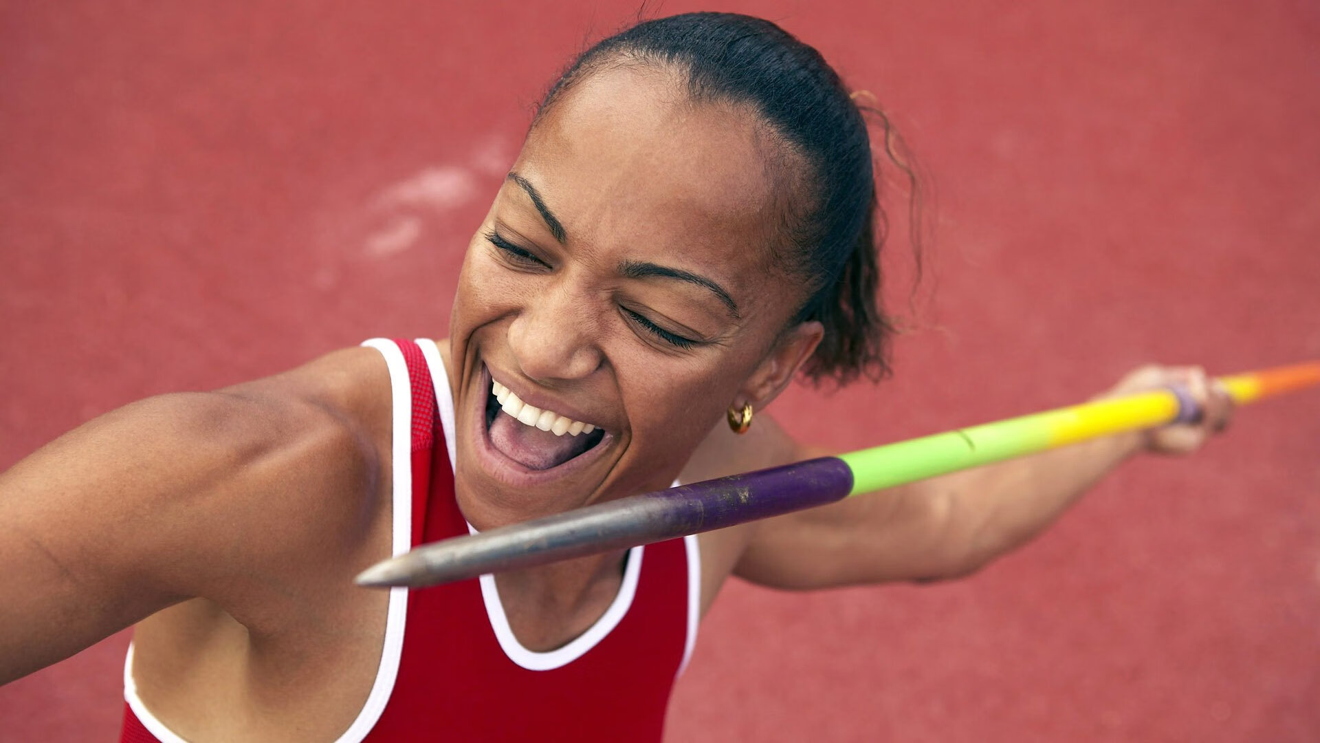 DB电竞分析入口-赛道与球场，当F1争冠焦点战遇上步行者速胜国王