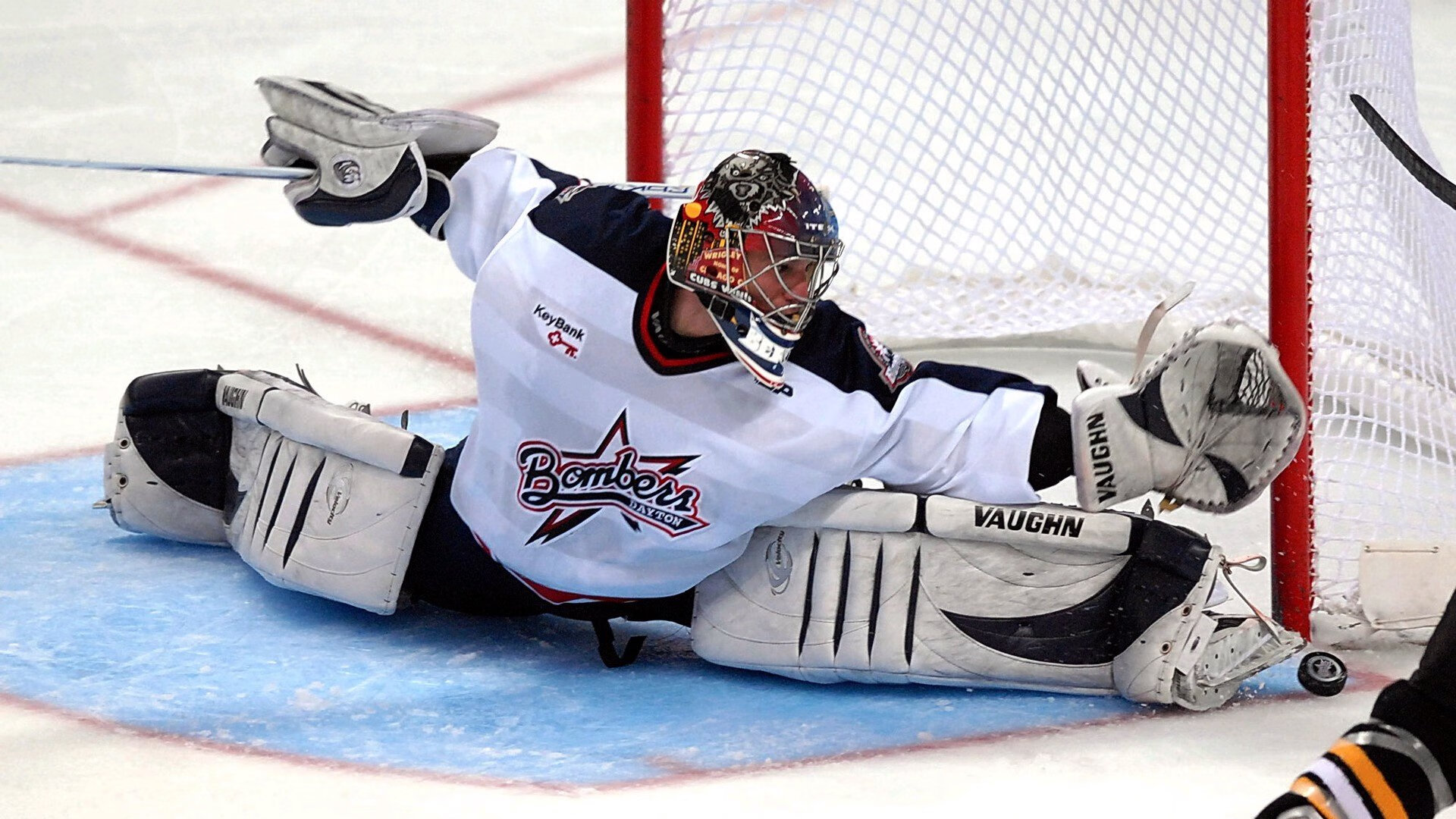 DB电竞官网平台-总决赛之夜，德文·布克的完美交响曲