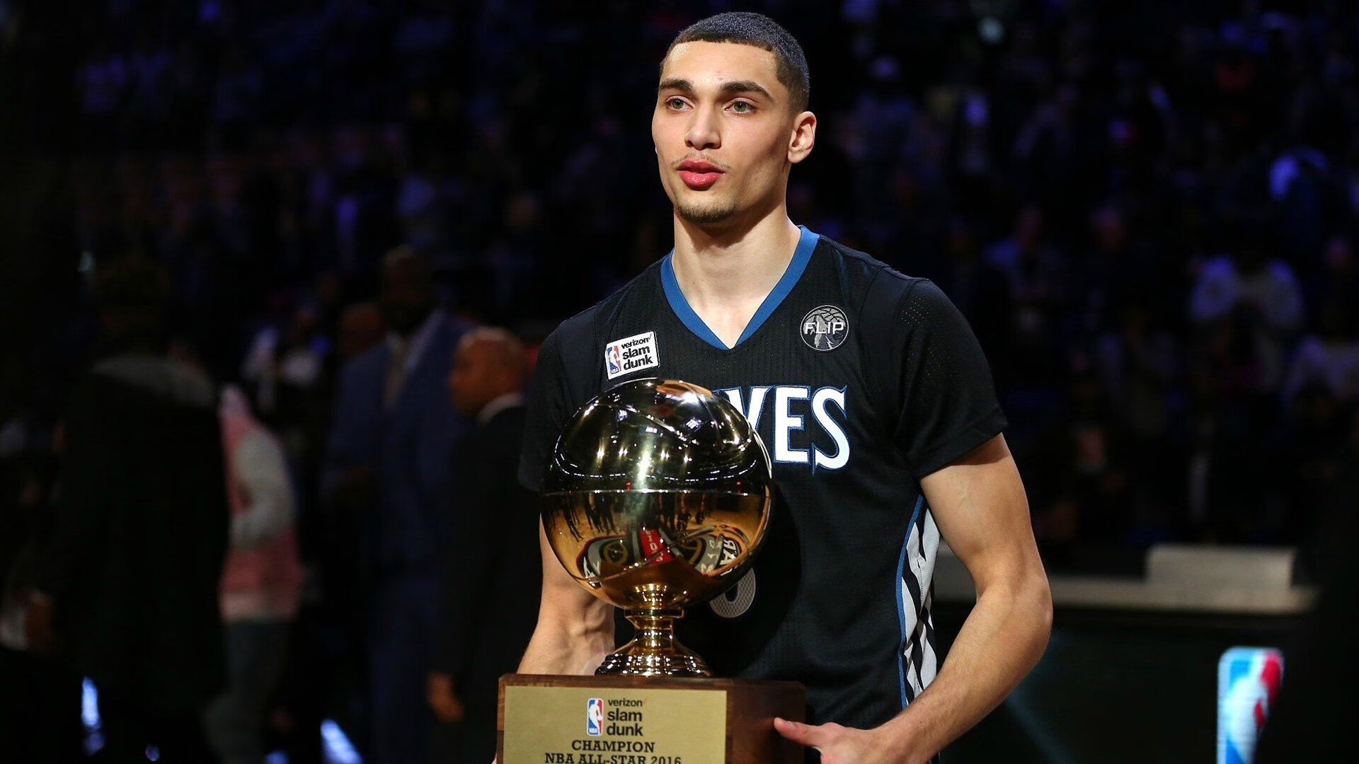 DB电竞解说-阿什拉夫爆发引领突尼斯式防守反击，连续得分压制那不勒斯显战术智慧